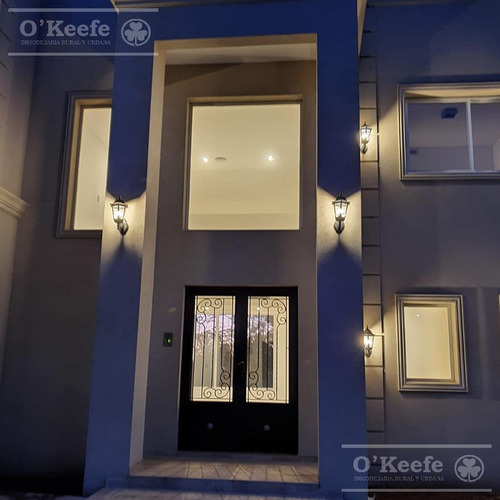Imagen 4 de 30 de Casa En Venta De Estilo Neo Clasico, Detalles De Categoria! En Greenville.