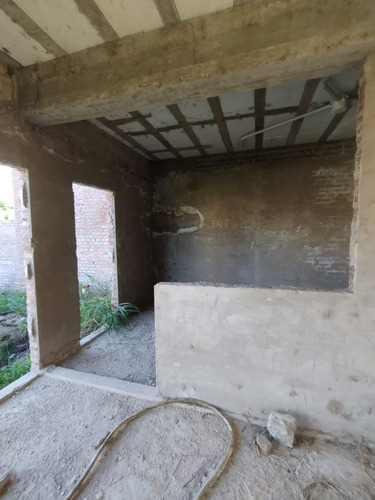 Se Vende Terreno Con Casa En Construcion