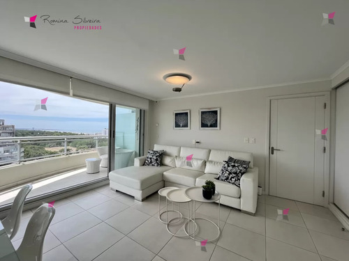 Venta De Apartamento De 1 Dormitorio En Edificio Ocean Drive Country Punta Del Este 