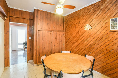 Departamento De Escalera En Venta De 4 Dormitorios En Barrio Martin - Centro