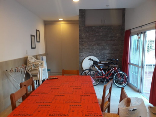 Casa Estilo Americana De 5 Ambientes. Garage Y Quincho. Zona San Juan
