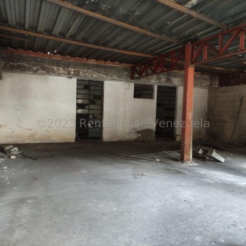 Local Comercial En Alquiler, Petare #24-12595