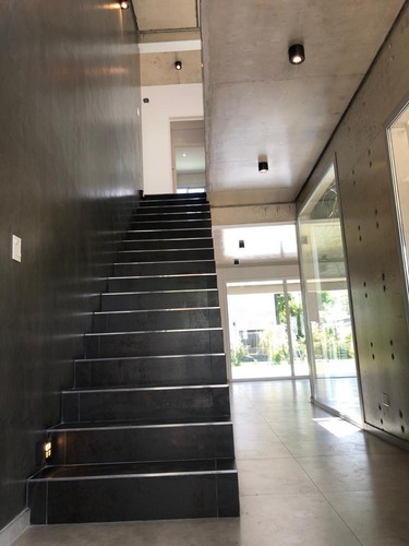 Imagen 3 de 10 de Venta Casa 4 Ambientes Altos Hudson Apto Crédito