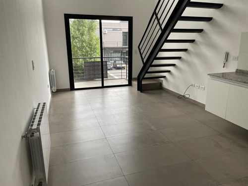 Imagen 2 de 13 de Departamento Loft 40 M2 Con Balcón Y Cochera - Moreno Sur