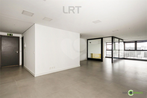 Imagem 2 de 30 de Ampla Sala Em Andar Alto Com 73 M² No Praia De Belas - Reo226186