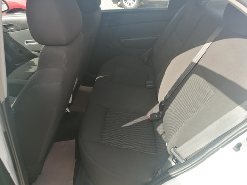 Imagen 12 de 15 de Chevrolet Aveo 2018 1.6 Ls At