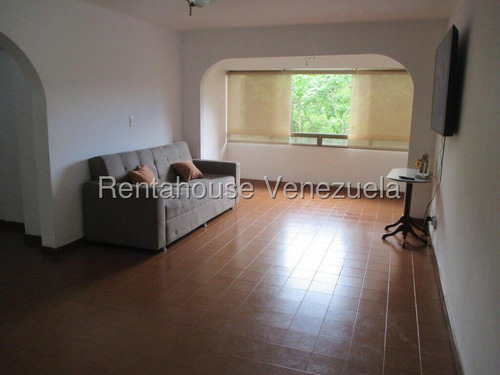 Apartamento De Oportunidad Venta, Lomas De Prado Del Este