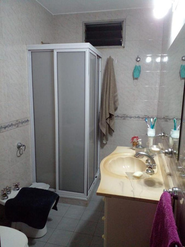 Venta Casa 4 Ambientes En Banfield Con Jardin Y Cochera