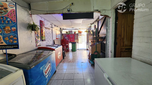 En Venta. Casa De 2 Pisos En Puente Alto.