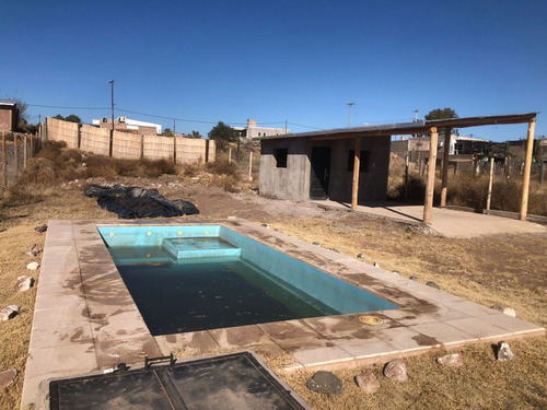 Imagen 3 de 15 de Venta Lote Con Quincho Y Pileta A Estrenar.