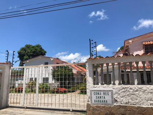 Imagen 2 de 13 de Town House En Venta
