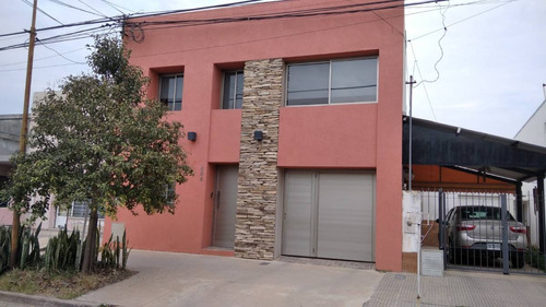 Hermosa Casa De Categoría En Barrio San Martín