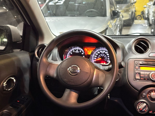 Nissan Versa 1.6 SV 16V FLEX 4P MANUAL