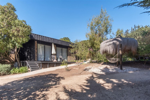 Acogedora Y Moderna Casa En Aguas Claras Hijuelas