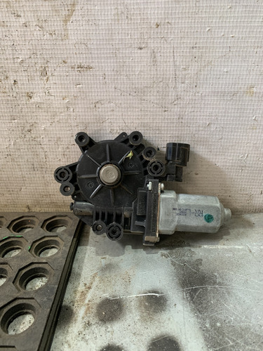 Motor Vidrio Trasero Derecho Sentra 2007 - 2010 2011 2012 (Usado)
