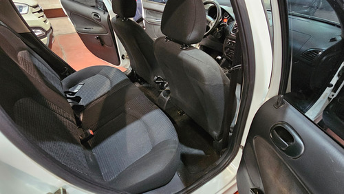 Peugeot 207 1.4 Active 75cv