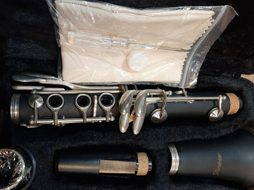 Imagem 2 de 5 de Clarinete Hurricane Em Abs 17 Chaves