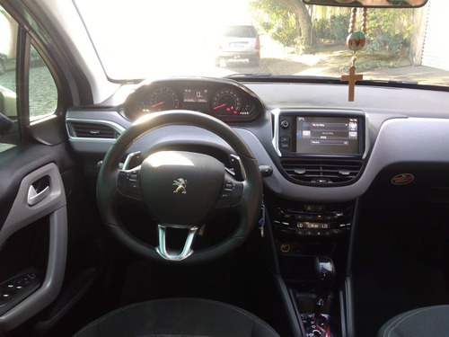 Peugeot 208 1.6 Automático + Teto