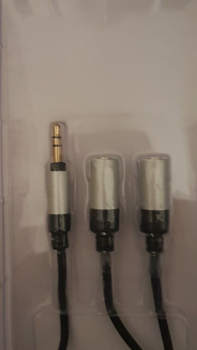 Imagen 2 de 4 de Cable Adaptador 3.5st A 2 Jack 3.5 St Celular Auriculares
