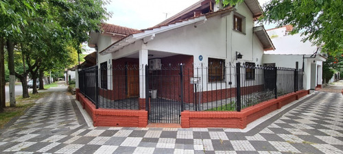 Imagen 1 de 10 de Hermosa Casa 4 Ambientes En Zona Residencial
