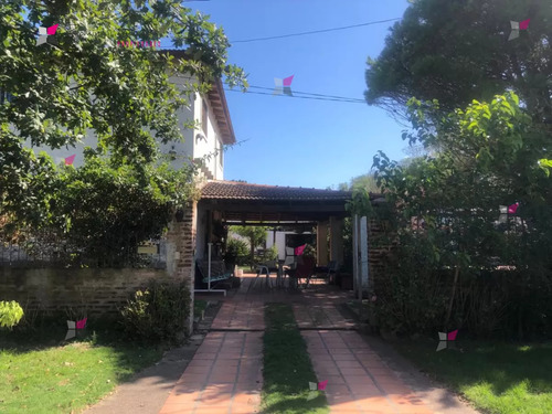 Oportunidad. Venta De Casa A Una Cuadra De La Playa En Buena Zona De Balneario Buenos Aires
