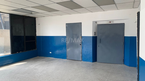 Imagen 10 de 18 de Galpón Y Edificio Industrial En Venta En Zona Industrial De Guarenas