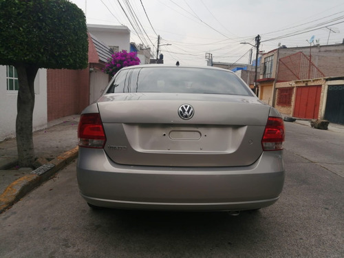 Imagen 8 de 15 de Vw Vento Active 5p L4 1.6l Abs Ba Blue T Ac R15 Ti 2014