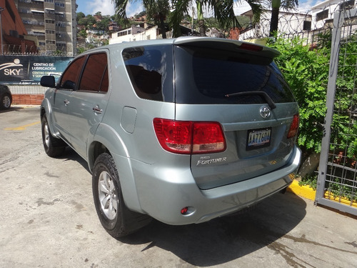 Imagen 6 de 13 de Toyota Fortuner Sr5 Automatica 4x2