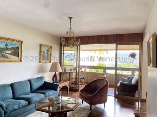 Magnífico Apartamento En Alquiler La Carlota Full Amoblado, Con Excelente Distribución, Amplio Y Luminoso Consta De 141 Mts2, Vi Mls #24-11566
