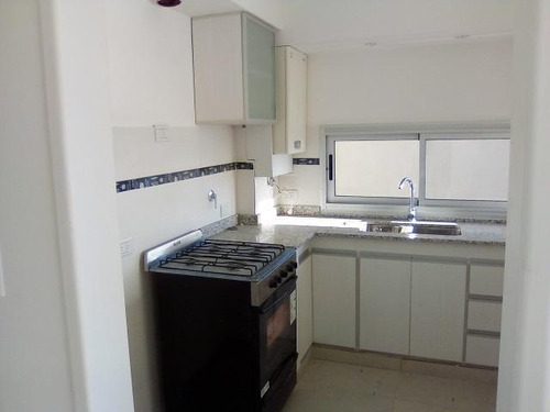 Imagen 2 de 16 de Departamento 2 Ambientes Con Cochera En Semipiso - Quilmes