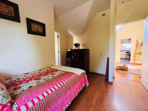 Casa 5d 3b Quincho Dentro De Pje. Cerrado Con Portón Automát