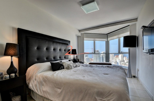 Apartamento De 3 Dormitorios En Venta Y Alquiler Temporario, Playa Mansa. Punta Del Este- Ref: 5335
