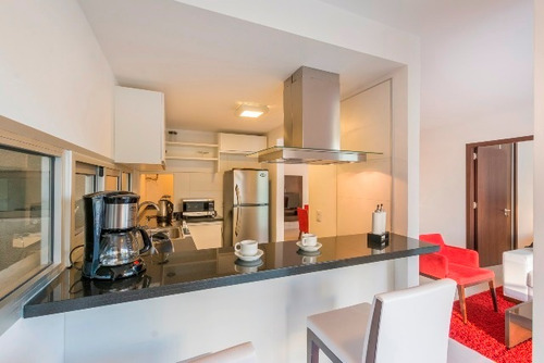 Apartamento En Venta De 2 Dormitorios En Playa Mansa