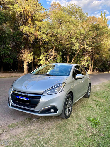 Peugeot 208 1.6 Feline