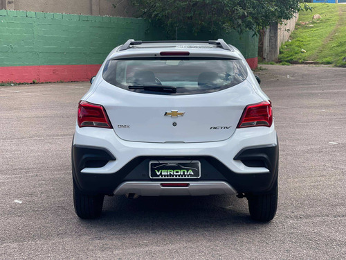 Imagem 5 de 11 de Chevrolet Onix 1.4 Mpfi Activ 8v Flex 4p Automático
