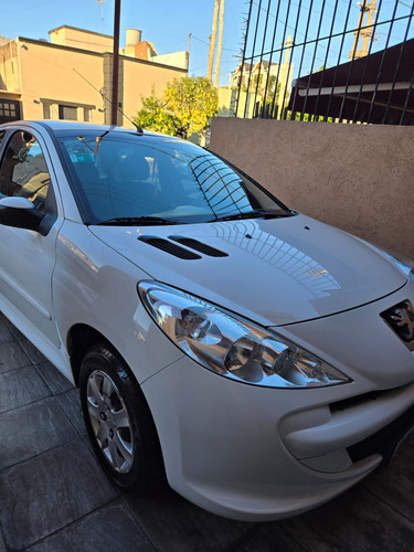 Peugeot 207 1.4 Compact Allure Sedan 5 puertas