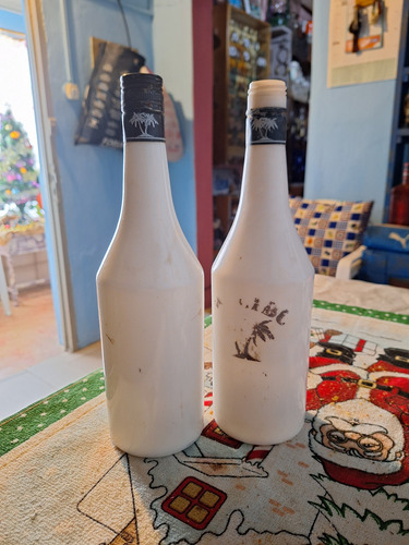 Antigua Botella De Porcelana De Licor Malibu , Barbados 