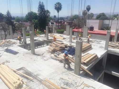 Terreno En Fraccionamiento La Florida Y Actualmente Cuenta Con Una Construcción En Obra Negra De Dos Niveles Inconclusa Ya Que Inicialmente Se Pretendían Construir 8