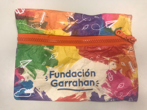 Imagen 4 de 4 de Cartuchera Colores - Fundación Garrahan - E