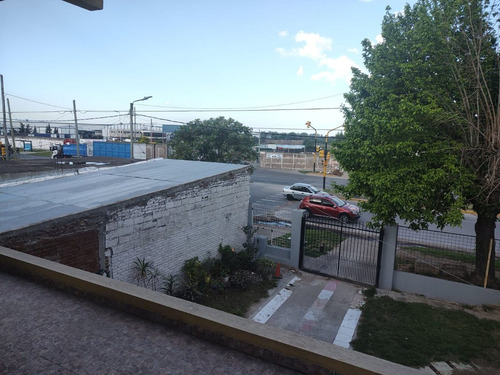 Ideal 2 Familias Casa En Venta 5 Ambientes Bernal