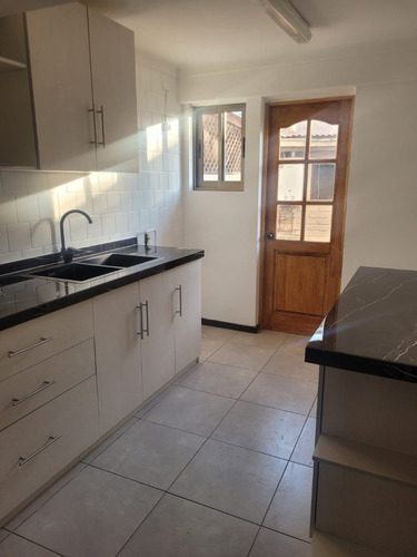 Cómoda Casa Recien Remodelada, Sector Residencial