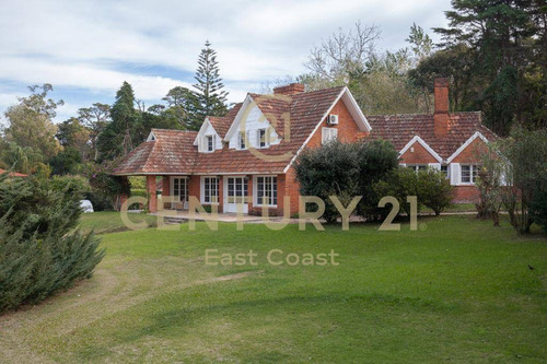 Casa En Venta Arquitecto Arturo Dubourg Punta Del Este