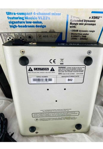 Mixer Analógico De 4 Canais Mackie - 402 Vlz3 Mostruário