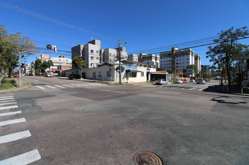 Imagem 2 de 10 de Ponto Comercial Para Alugar Com 249m² Por R$ 2.950,00 No Bairro Portão - Curitiba / Pr - Te0002