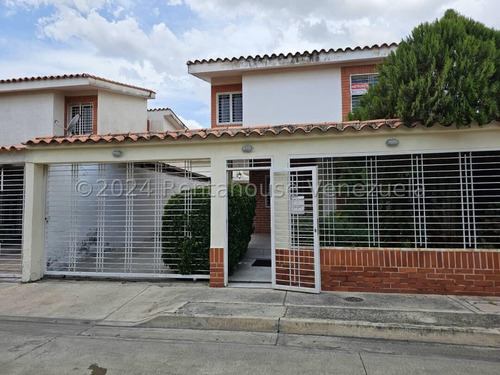 Aup Townhouse En Venta Urb Los Girasoles Cod 24-22784