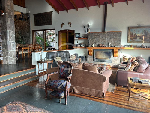 Casa En Venta De 3 Dorm. En Lo Barnechea Arrayán