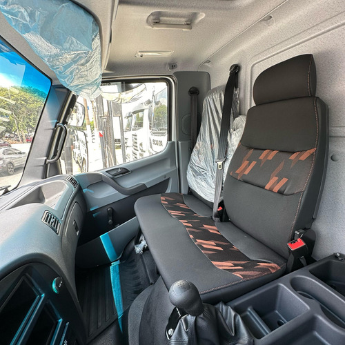 Mb Accelo 1017 Ano 2025 Chassi 4x2 Zero Km Financia Até 100%