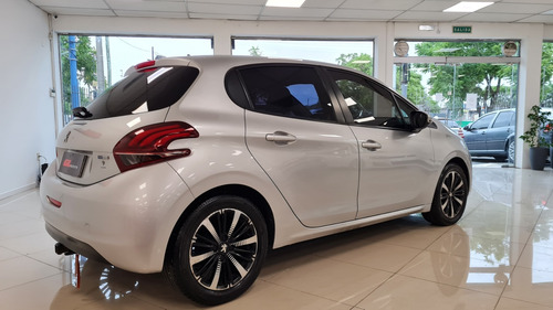 Peugeot 208 1.2 2017 Impecable Estado!!! ((gl Motors))