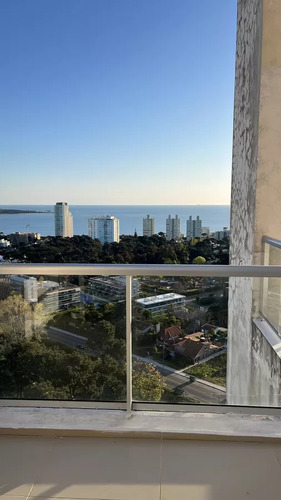 Disponible En Alquiler, Piso Alto, Linda Vista A La Playa Mansa