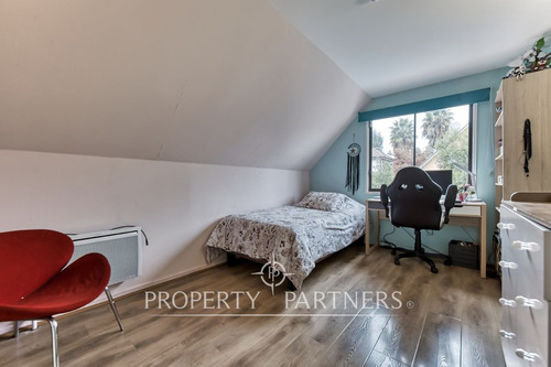 Casa Aislada En Barrio Residencial Consolidado P...